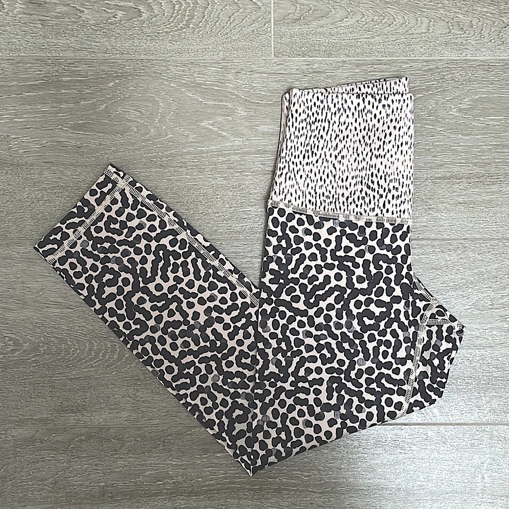 Lululemon Leopard Print Cropped Legging
